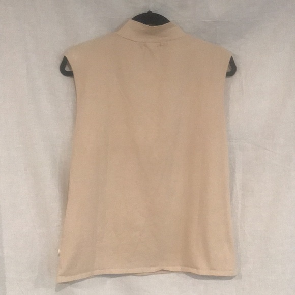 NWOT!! NYTT Tan Mock Neck Cap Sleeve Cut Out Top S - Picture 10 of 15